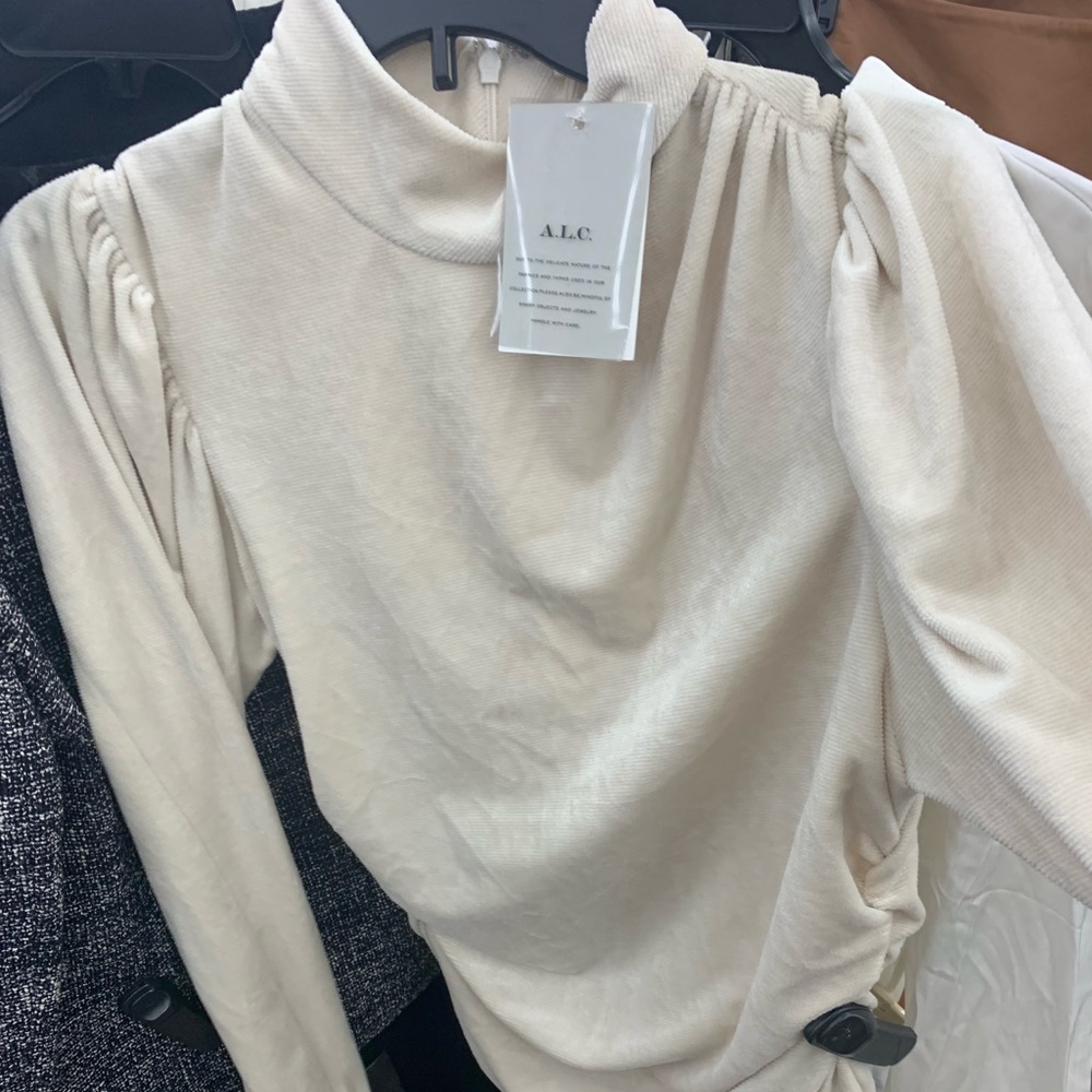 Top - Picture 2 of 3